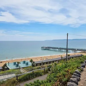  Apartment Centrally Located Boscombe Apart With Parking United Kingdom
