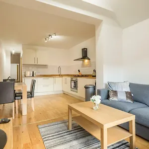  Apartment Koala & Tree - Renovated 2 Bed Ideal Location - Short Lets & Serviced United Kingdom